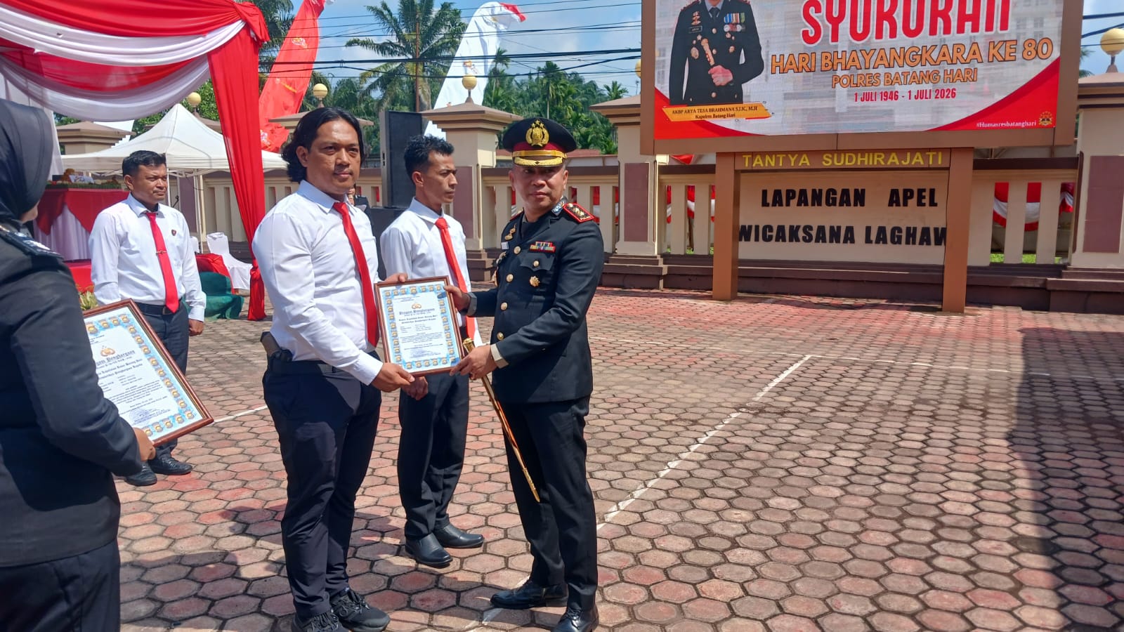 HUT Bhayangkara ke-80: Kanit PPA IPDA Wahyudi Raih Penghargaan Usai Ungkap 2 Kasus Pembunuhan Sadis di Batang Hari*