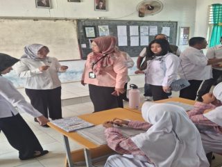 Dikbud Lahat Dampingi Kejaksaan Pastikan Bantuan Seragam, Buku, dan Meubelair Tepat Sasaran