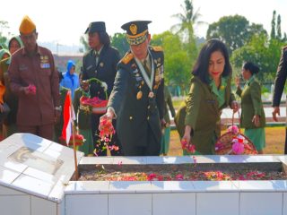 Ziarah Nasional HUT Ke-81 TNI di TMP Trikora