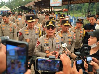 Turun Langsung ke Posko Karhutla Kalteng, Wakapolri Pastikan Negara Hadir Lindungi Masyarakat