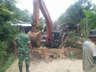 Kodim 0104/Atim Dukung Pembangunan Jembatan Perintis Penghubung Dua Desa