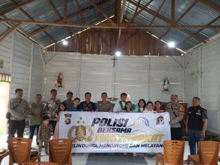 Polsek Maro Sebo Ilir Gelar Minggu Kasih Bersama Jemaat Kapel Stasi Santo Markus Desa Terusan
