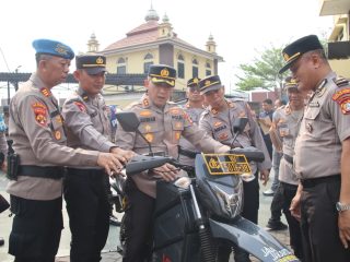 Kapolres Pelabuhan Tanjung Priok Pimpin Pengecekan Kendaraan Dinas, Pastikan Kesiapsiagaan Personel dalam Siaga 1, Pelayanan & Pengamanan Aksi Penyampaian Pendapat