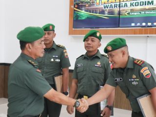 Kasdim 0104/Aceh Timur Pimpin Tradisi Pelepasan Prajurit, Perkuat Kekeluargaan dan Jiwa Korsa