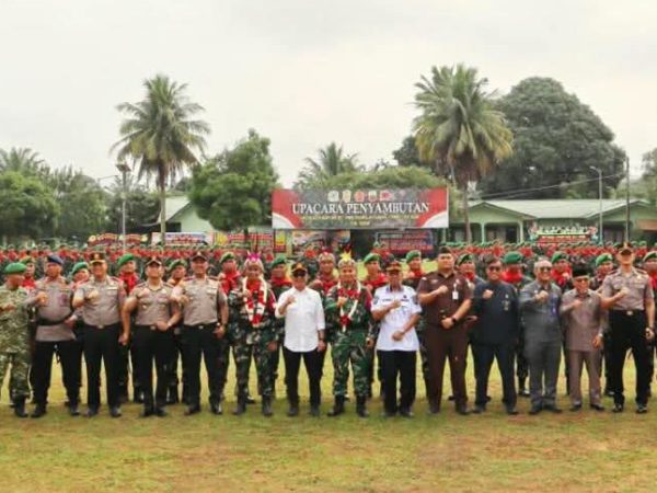 Kapolres Tapsel Menyambut Kepulangan 450 Prajurit Yonif 123/Rajawali,"Dedikasi dan Tanggung Jawab Para Prajurit