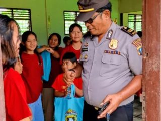 HUT Ke-75 Humas Polri,"Humas Polres Tapsel Menggelar Bakti Sosial Mengunjungi Panti Asuhan Debora